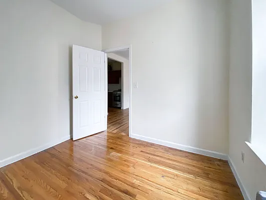 Rented by Kahen Properties | media 5