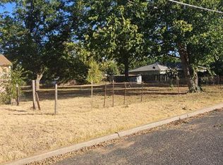 907 N Crockett St, Fredericksburg, TX 78624