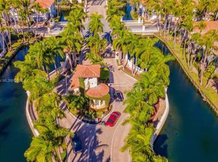 20715 NE 30th Pl, Aventura, FL 33180
