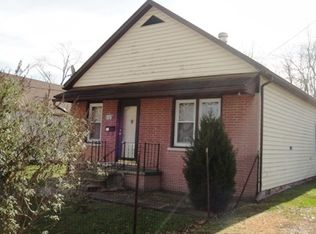 18 Wise St, Eldorado, IL 62930