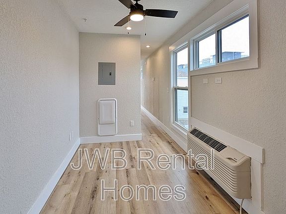 4th image of 412 E Ashley St Unit 204