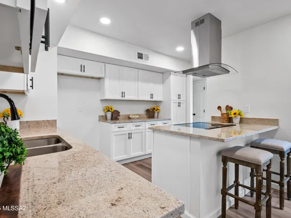 2730 S Calle Morena, Green Valley, AZ 85622