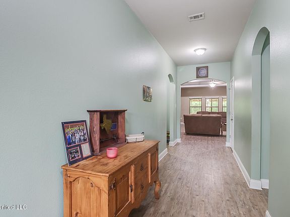 3rd image of 15836 Walker Farm Ln
