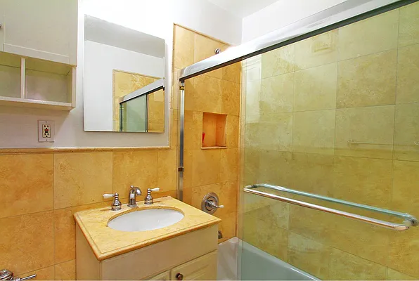 Sold by Luxor Homes & Investment Realty | media 10