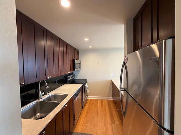 3rd image of 30 E Huron St APT 3104