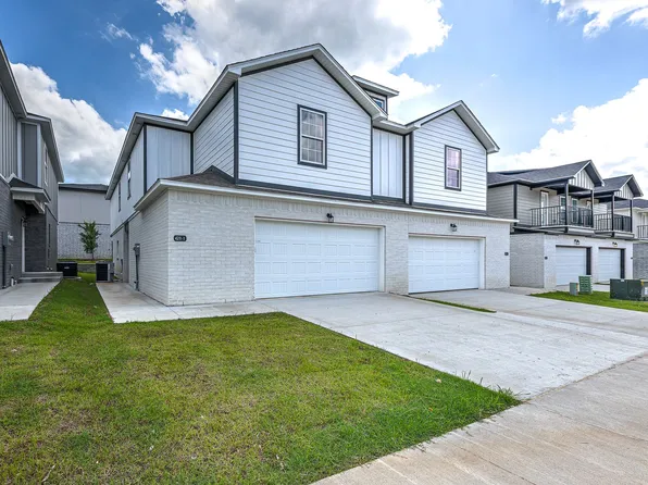 939 S Benchmark Lane, 939 S Benchmark Ln #2, Fayetteville, AR 72704