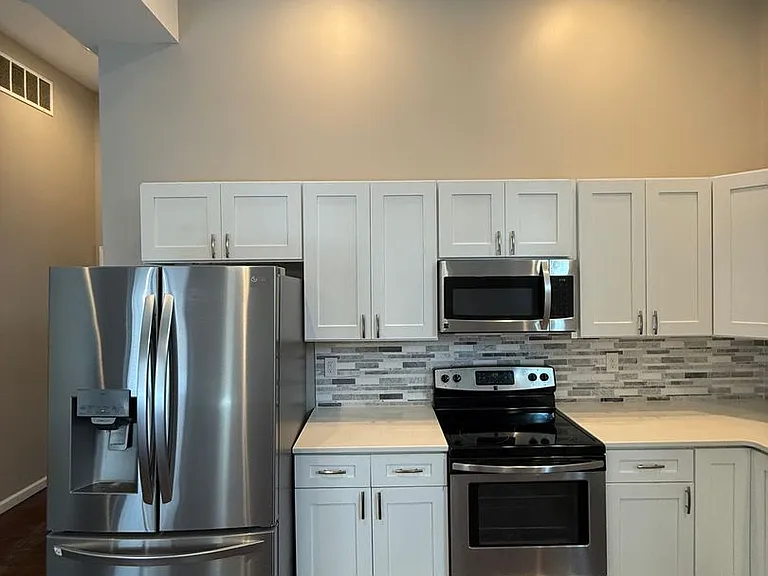 3246 Lorain Ave — Photo 11