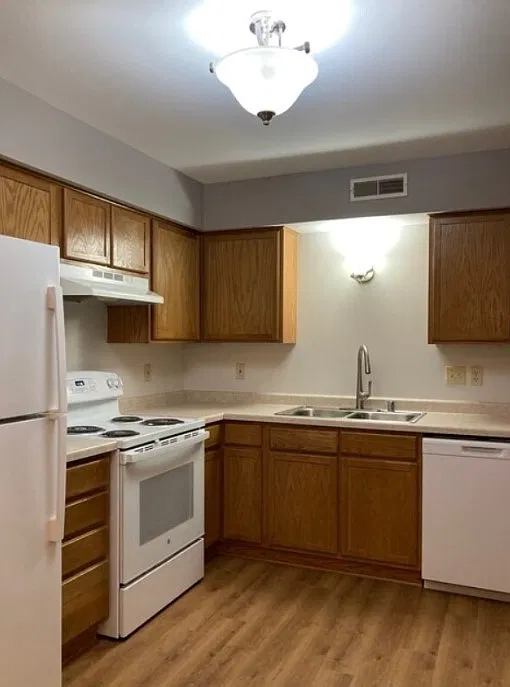 135 W Oak Leaf Dr #4