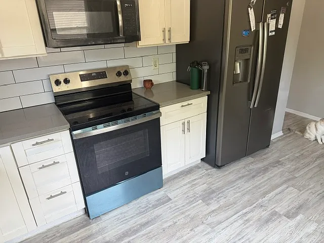 5790 2 1/2 St NE — Photo 2