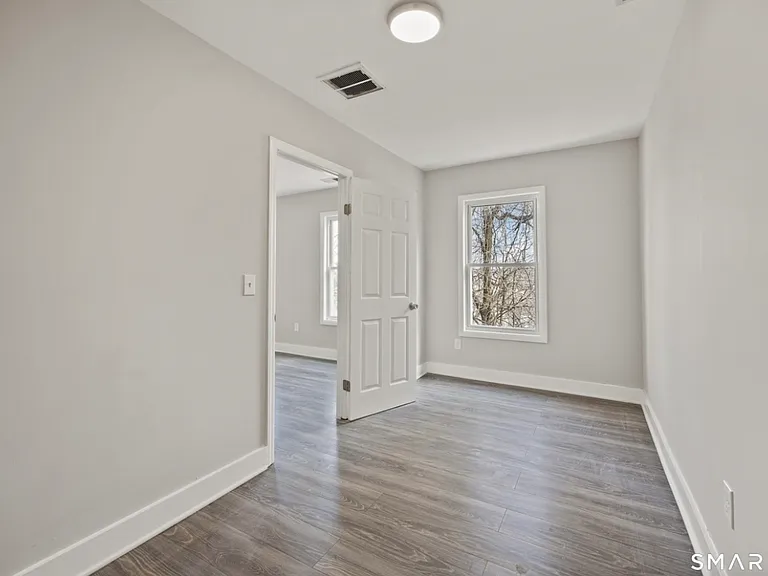 465 Washington Ave #B — Photo 17