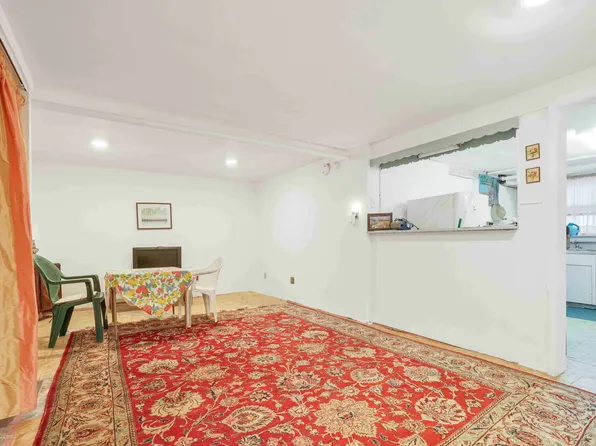 20-11 35th Street image 18 of 30