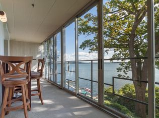 1029 Spaight St APT 6A, Madison, WI 53703