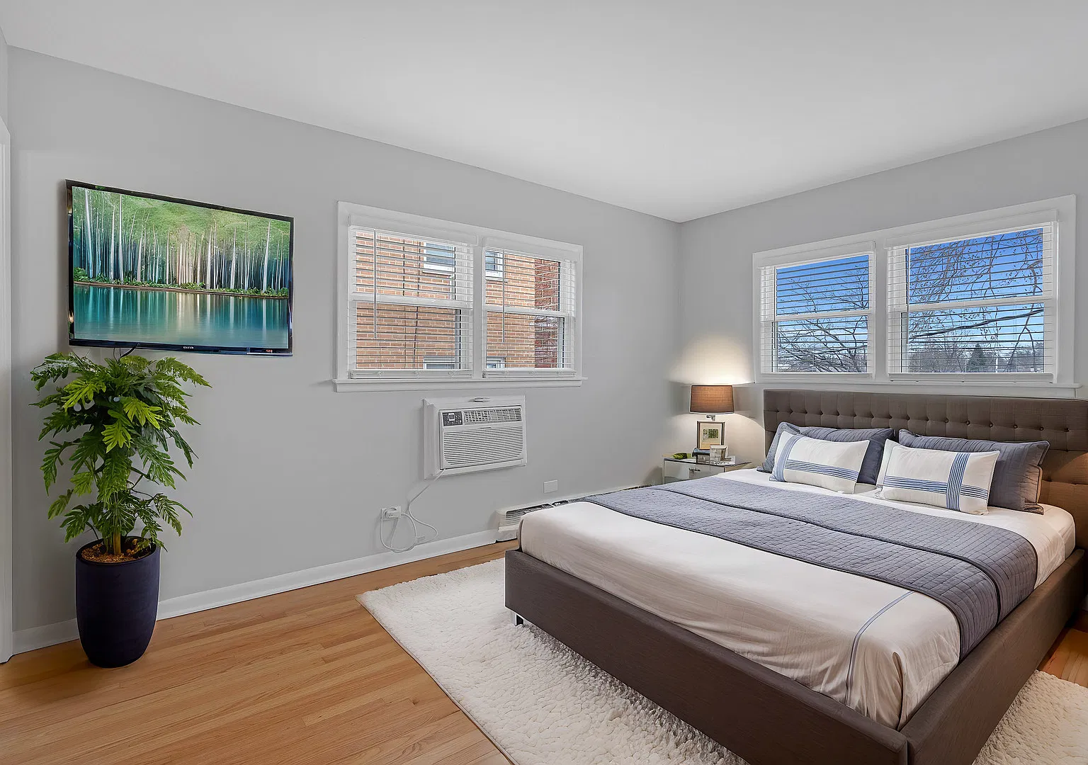 3 bed, 1400 sqft, $2,500 — Photo 3
