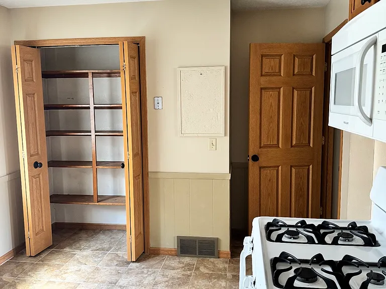 310 Lincoln St SW #H — Photo 6