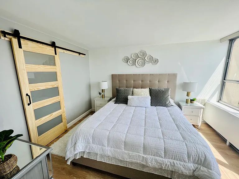655 W Irving Park Rd #4807 — Photo 11