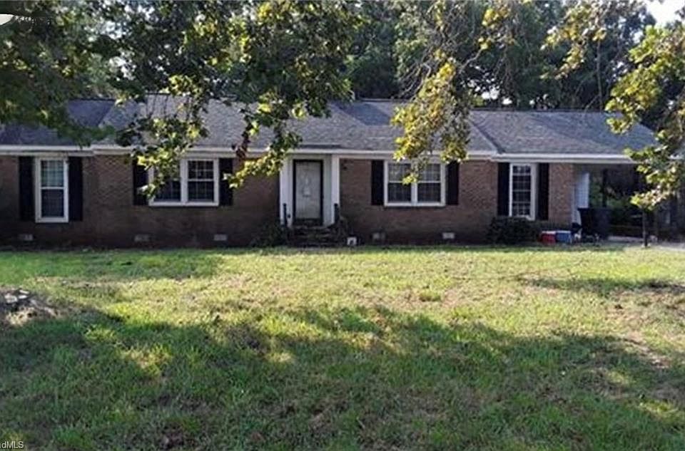 1st image of 504 S Oak Forest Rd
