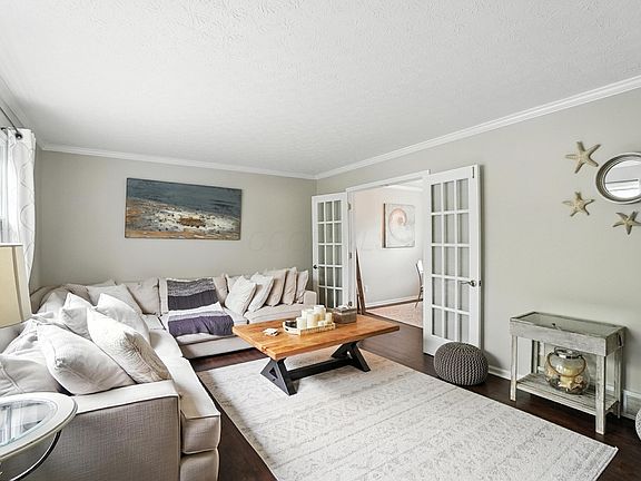 4th image of 1881 Faymeadow Ave