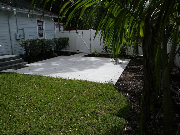 4th image of 816 25th Ave N