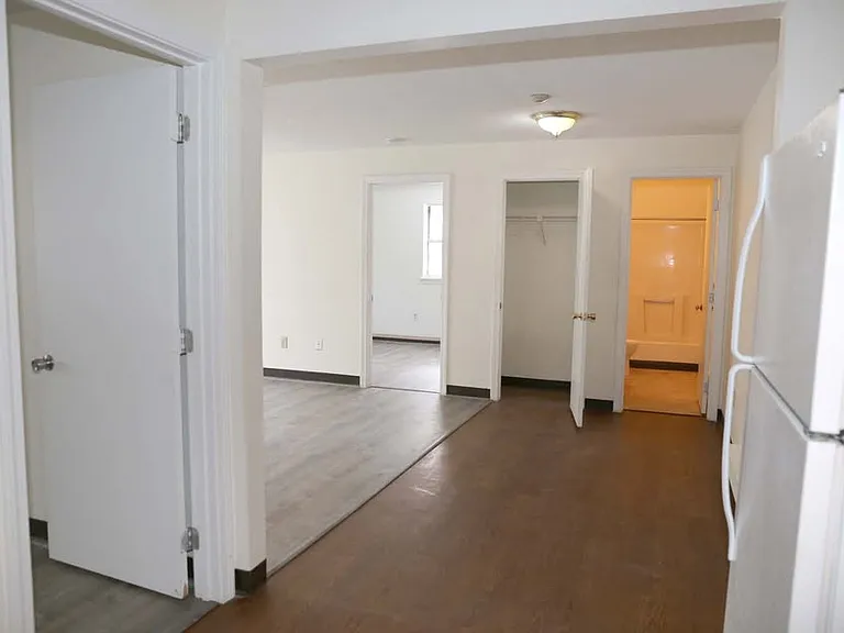 Timber Lake Apartments — Photo 27