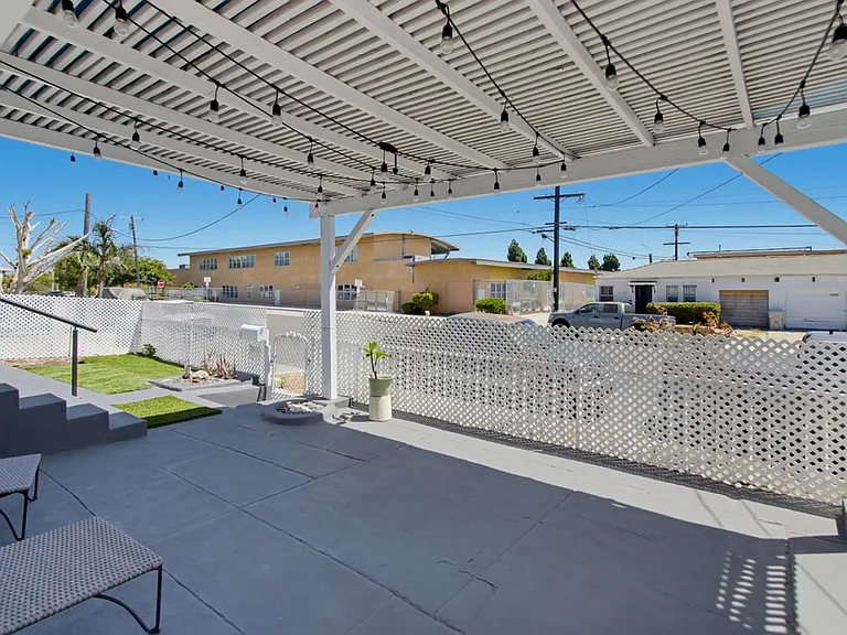 4222 Myrtle Ave — Photo 6