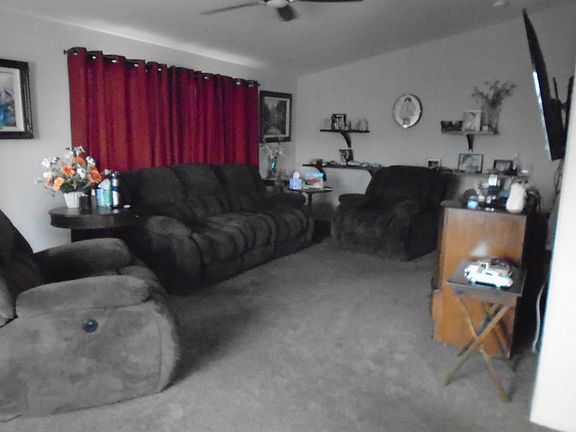 3rd image of 3006 Donner Dr #33