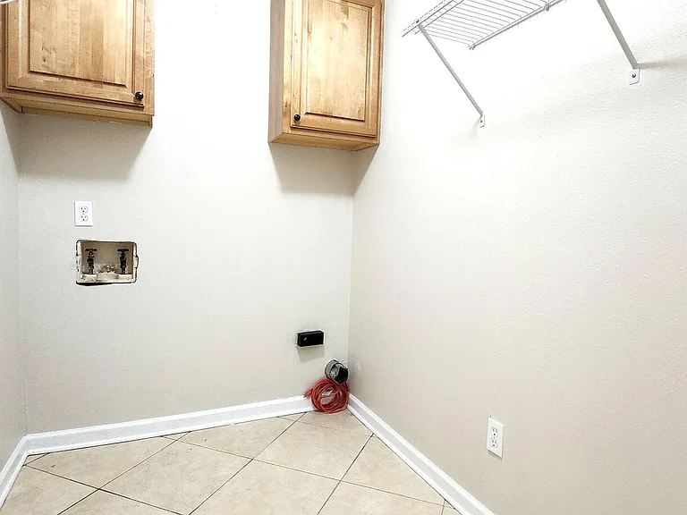 6808 Red Bud Ln — Photo 15