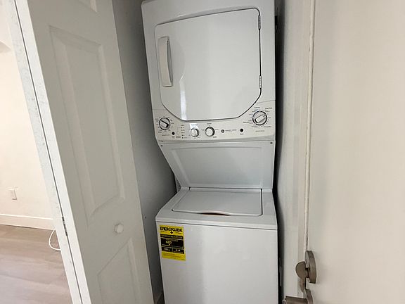 4th image of 118 Sidonia Ave APT 2
