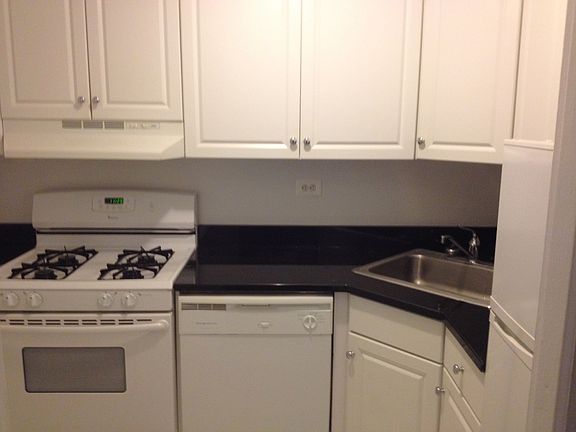 3rd image of 240 E 82nd St APT 4K