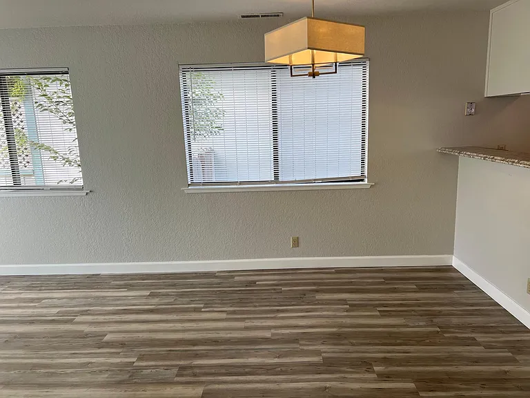 2524 Charlene Ln — Photo 13