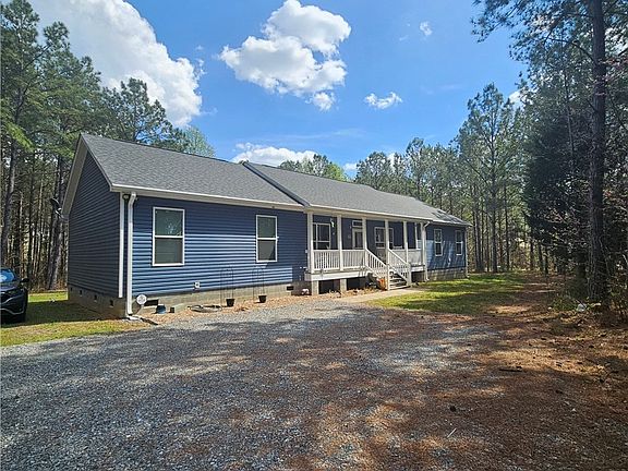 3rd image of 951 Lucian Hilliard Rd