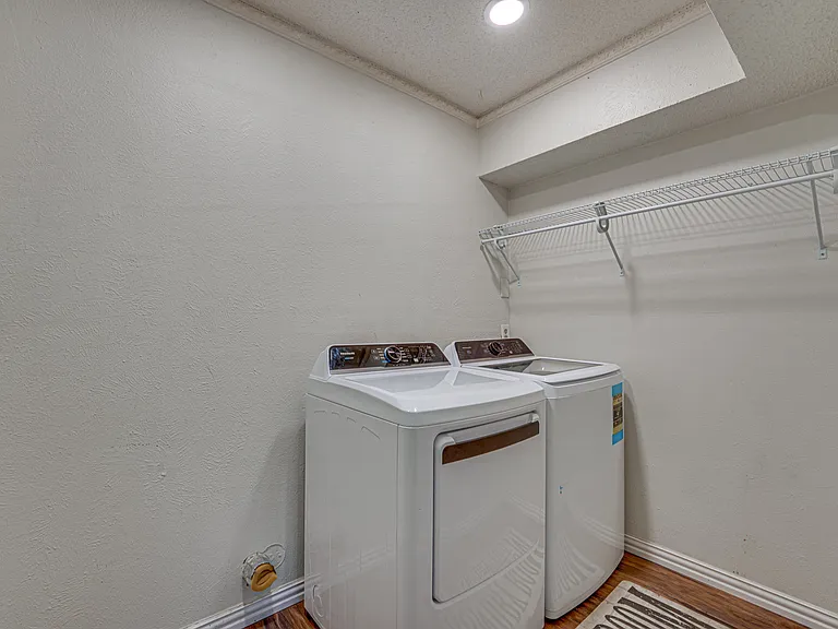 917 Meadowgate Dr — Photo 27