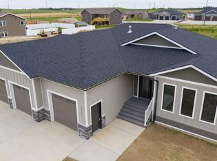 2202 Wahl St, Dickinson, ND 58601