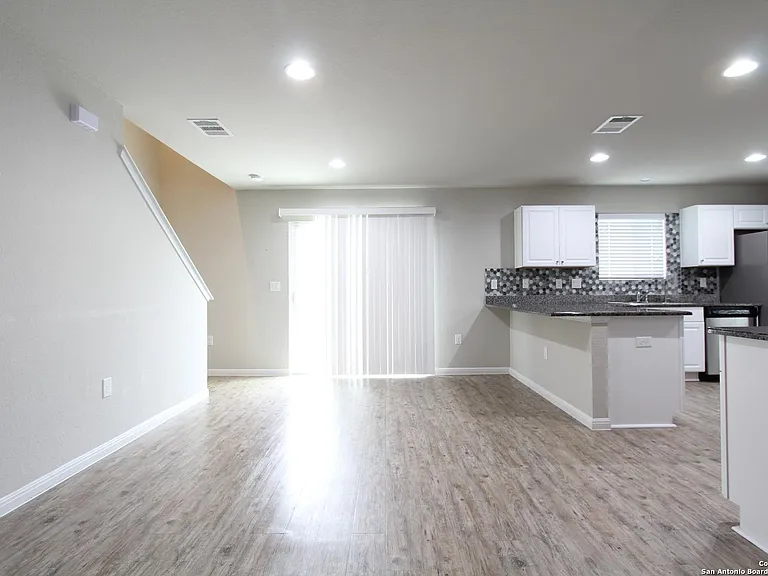 10431 Legacy Hl — Photo 15