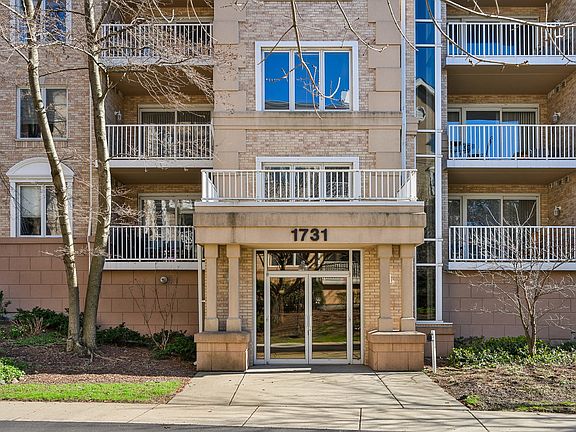 2nd image of 1731 Pavilion Way Unit 405