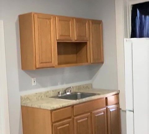 2nd image of 1825 Mohegan Ave #3
