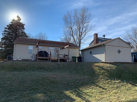 2nd image of 230 Lakehill Dr
