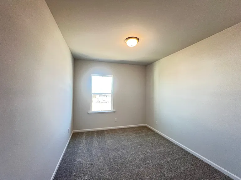 1312 Hollyview Ave — Photo 7