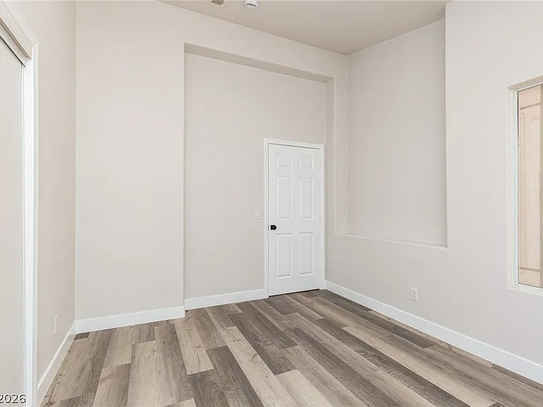 327 Perry Ellis Dr — Photo 9