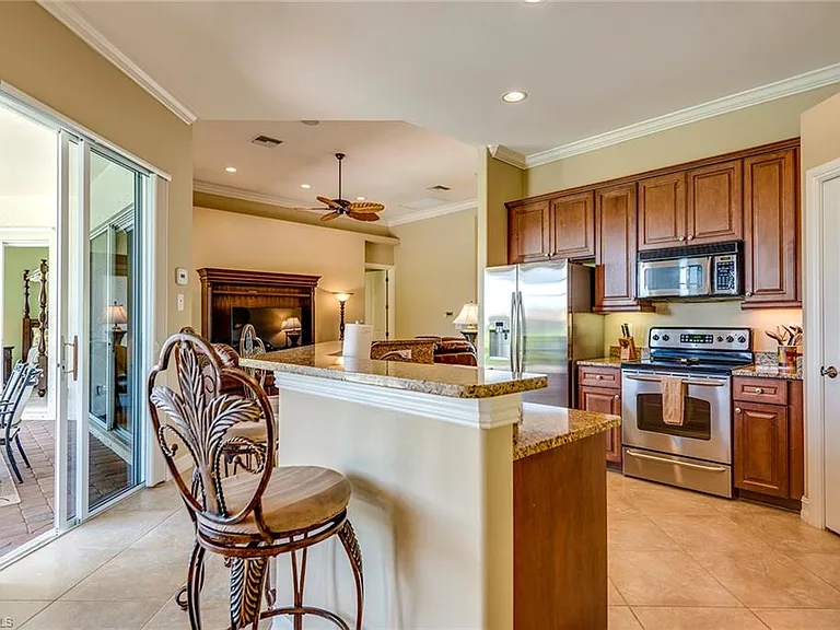 6065 Divot Ct — Photo 5