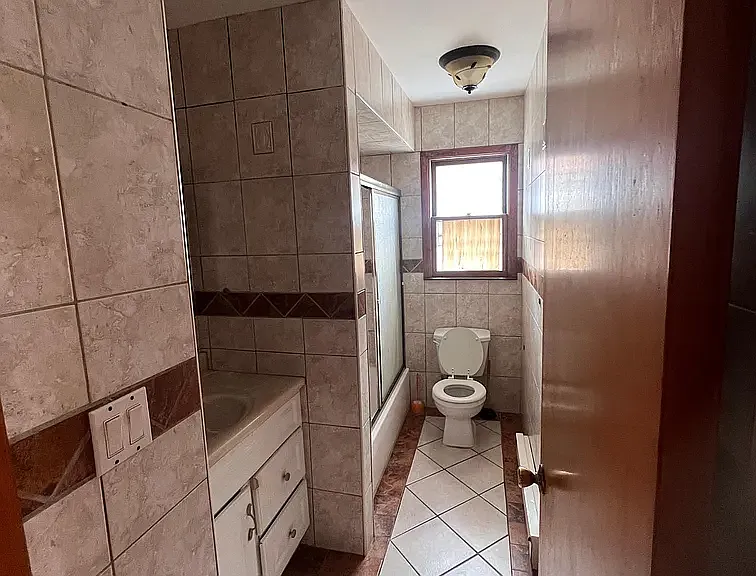 73-75 Maple St #1 — Photo 2
