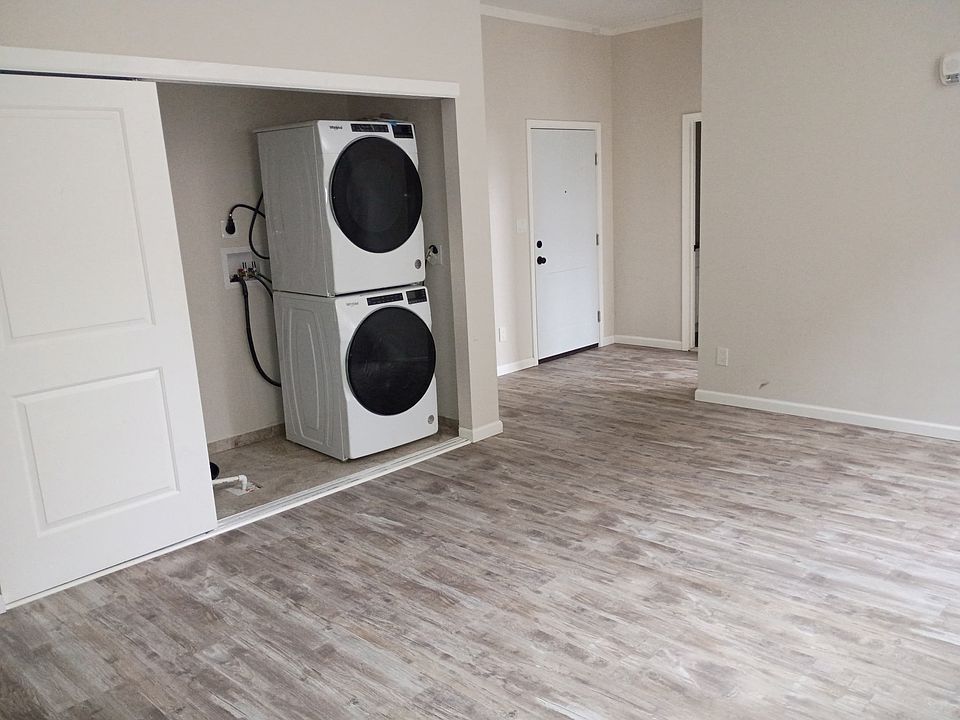 1st image of 3012 E Thompson St #201