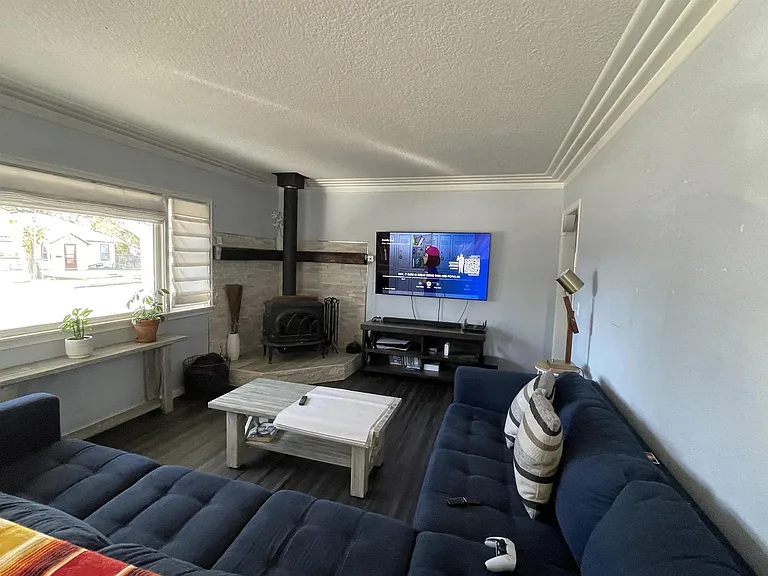 1531 Main St S — Photo 21