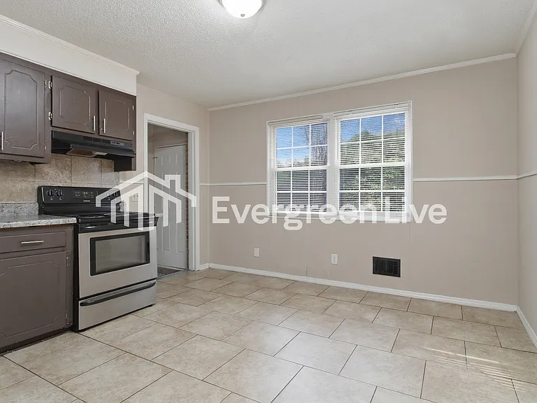 9 Rolling Hills Ct — Photo 5