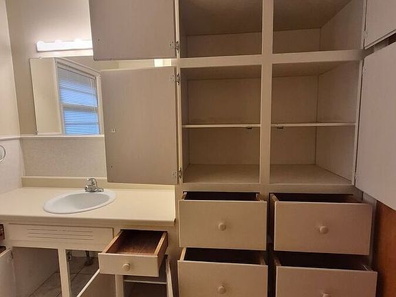 5th image of 4224 SW 2nd Ave #3
