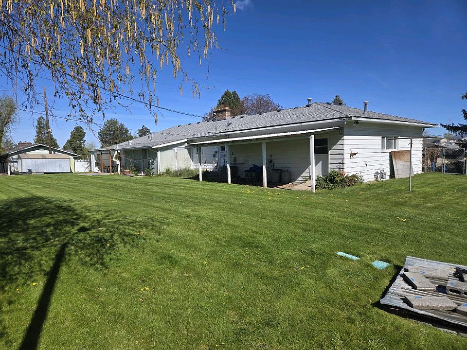 1st image of 646 NE Loper Ave