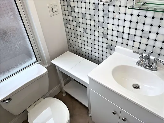 Rented by RealTegrity NY LLC | media 36