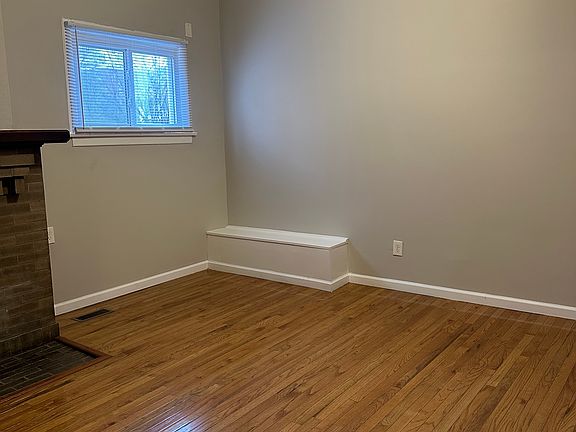 3rd image of 607 E Ormsby Ave #3