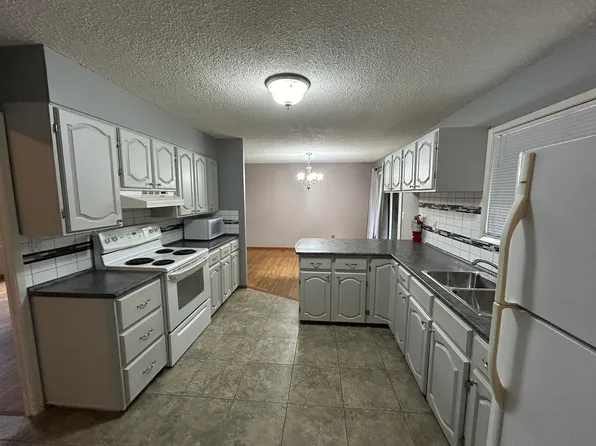 994 Lynn Valley Rd, North Vancouver, BC V7J 1Z7