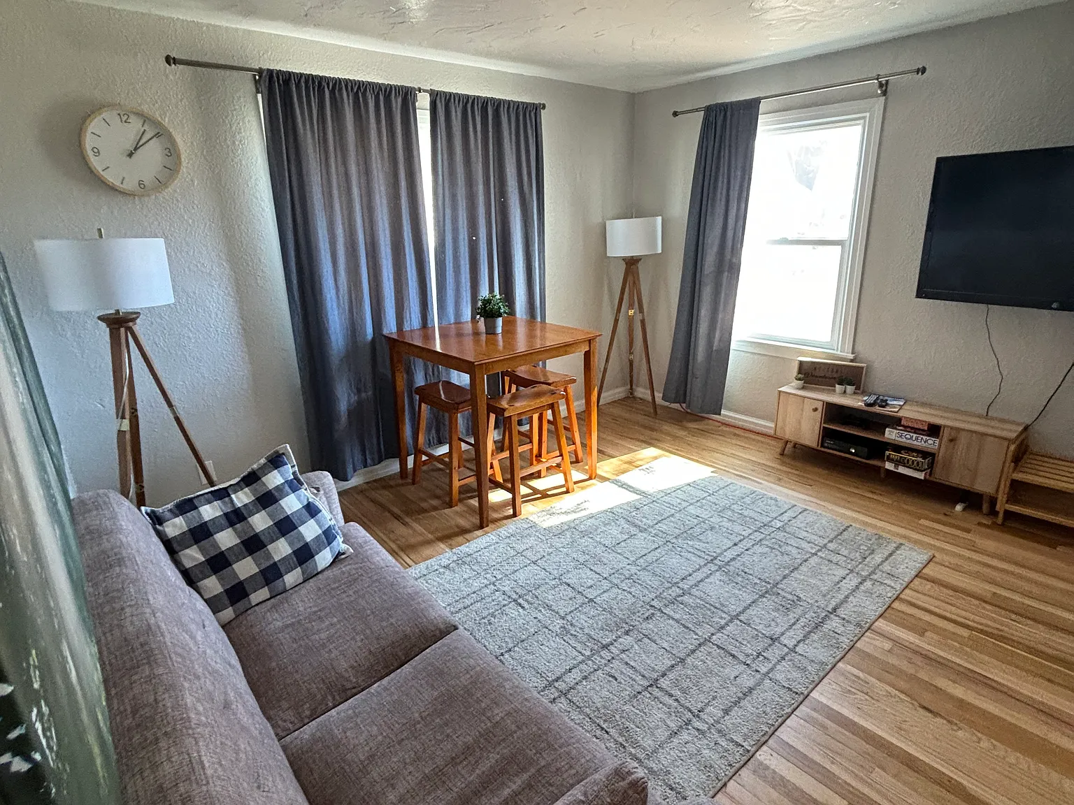 436 Belford Ave — Photo 3