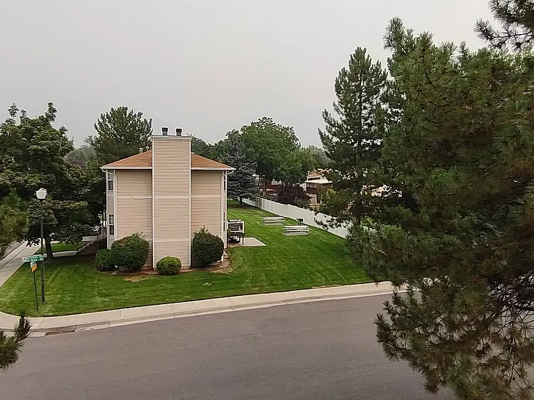 9118 S Scirlein Dr — Photo 27